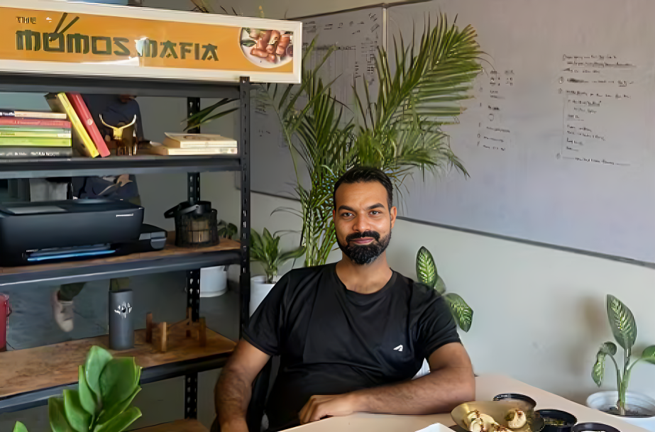 Saket Saurabh momo startup story