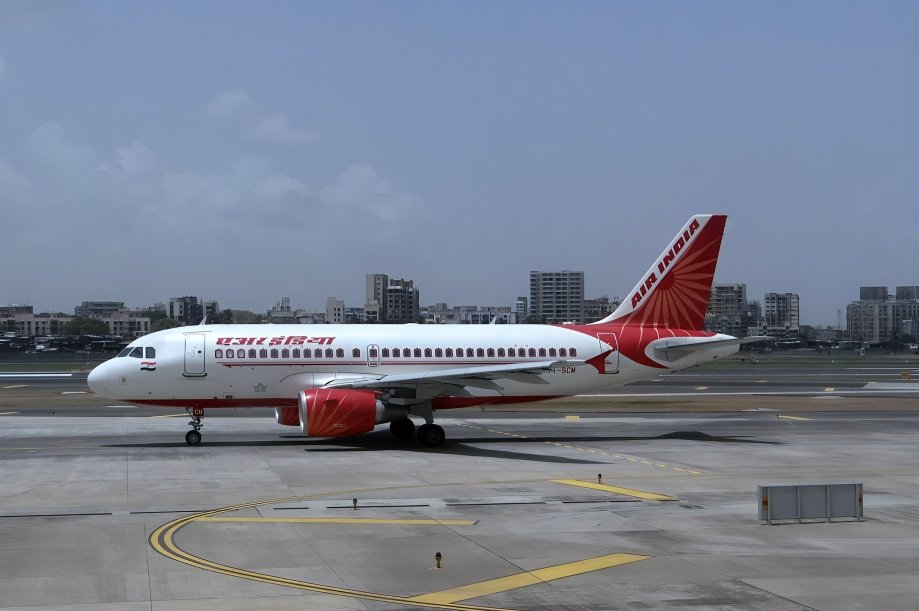 Air India Seeks $1.5 Billion Funding From Tata, Singapore Airlines