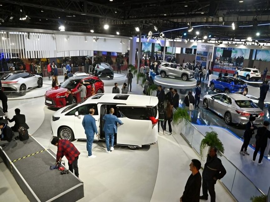 Auto NBFC disbursements rise 20.7% to ₹1.04 lakh crore in Q1FY27